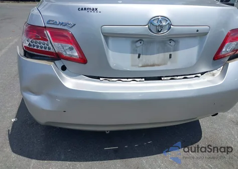 2011 Toyota Camry z USA, uszkodzony, nr VIN 4T1BF3EK7BU719840